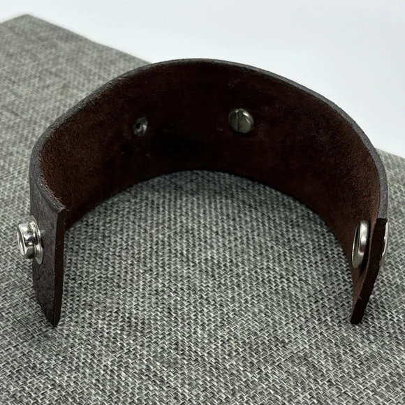 Hotter Than a Two Dollar Pistol Leather Cuff Bracelet Turquoise Accent - Picture 8 of 8